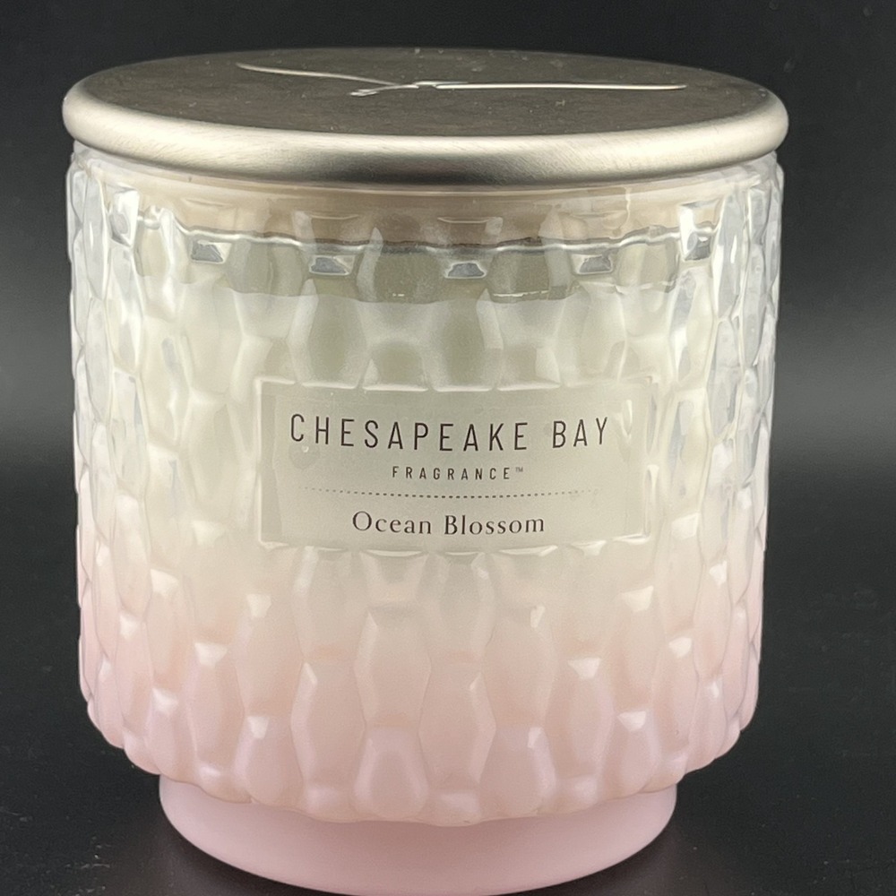 Chesapeake Bay Ocean Blossom Scented Candle Textured Glass Jar Home Fragrance